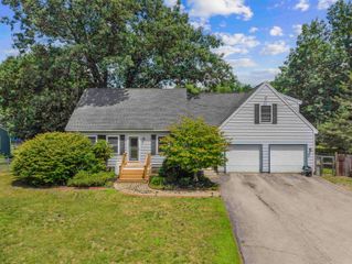 124 Eastside Drive, Concord, NH 03301