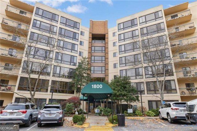 1800 Clairmont Lake, Decatur, GA 30033