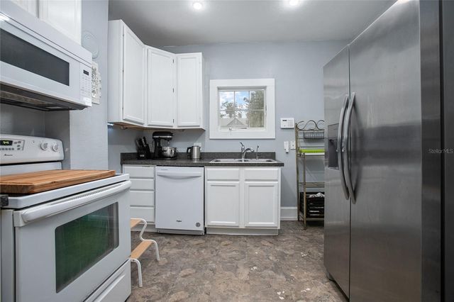 206 W WISCONSIN AVENUE, Deland, FL 32720