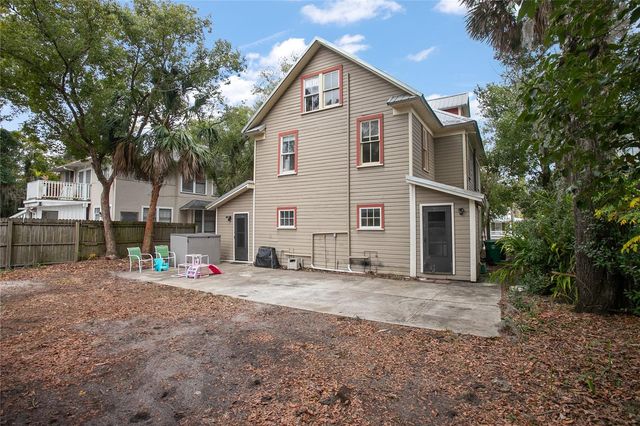 206 W WISCONSIN AVENUE, Deland, FL 32720
