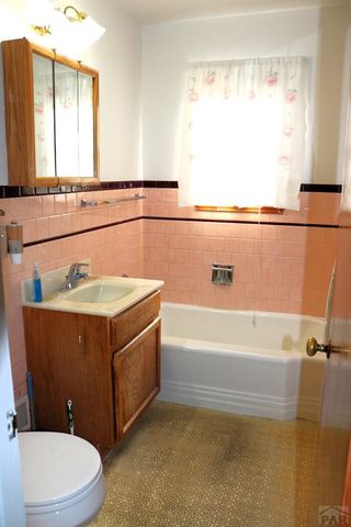 648 Jackson St, Pueblo, CO 81004