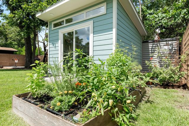 5008 W Frances PL, Austin, TX 78731