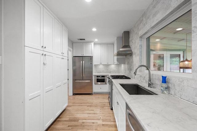 5008 W Frances PL, Austin, TX 78731
