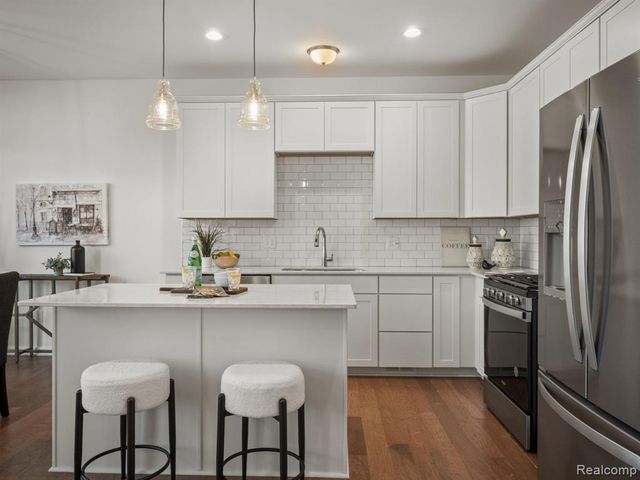 20787 Burn Drive, Macomb, MI 48044