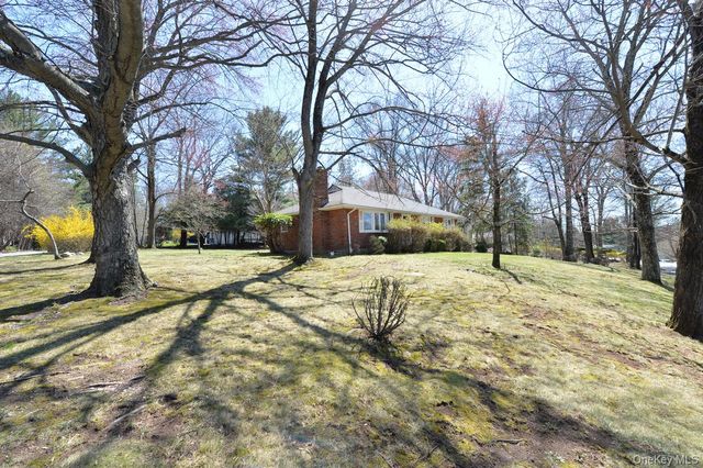 2 Augur Road, Airmont, NY 10901