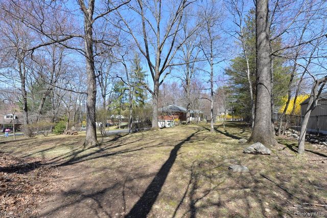 2 Augur Road, Airmont, NY 10901