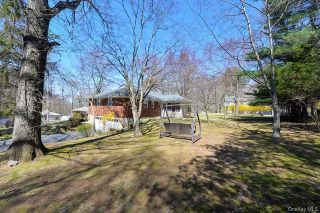 2 Augur Road, Airmont, NY 10901