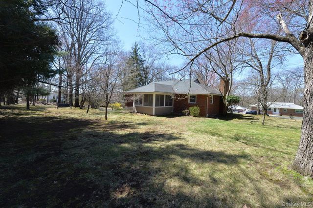 2 Augur Road, Airmont, NY 10901