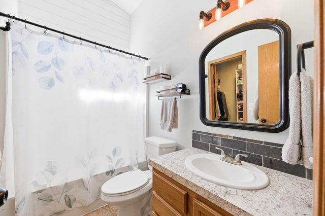 1616 N Redbarn St, Wichita, KS 67212