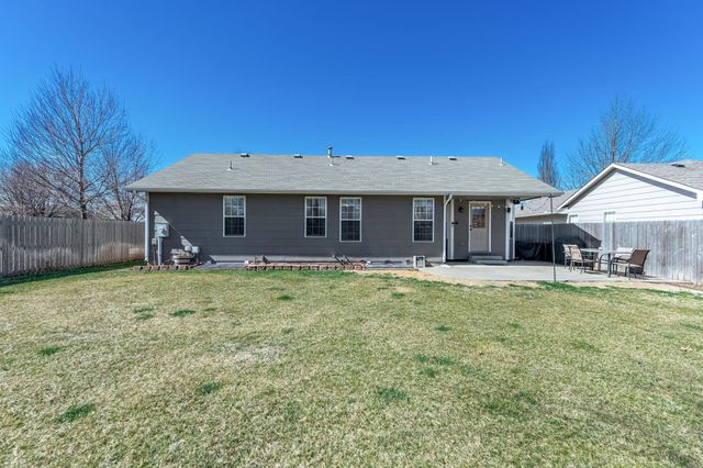 1616 N Redbarn St, Wichita, KS 67212