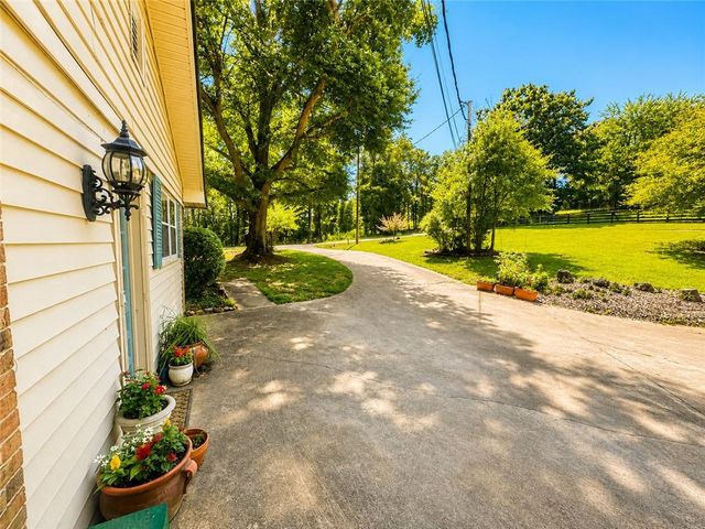3931 Green Drive, Gainesville, GA 30506