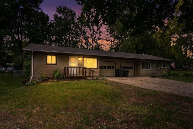 900 Monroe Court, Stoughton, WI 53589
