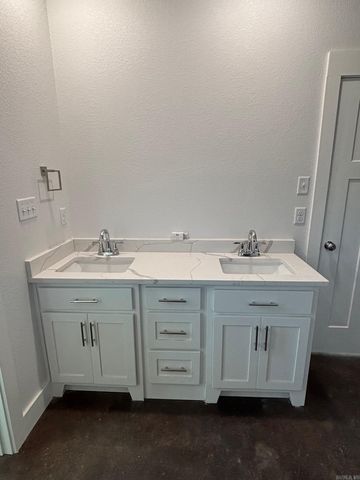 29 Ridgeview Street, Vilonia, AR 72173