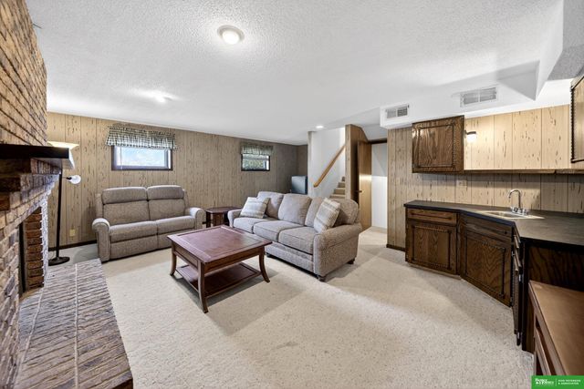 1026 Skyline Drive, Fremont, NE 68025