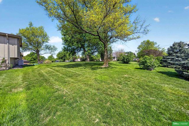 1026 Skyline Drive, Fremont, NE 68025