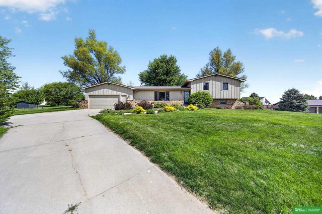 1026 Skyline Drive, Fremont, NE 68025