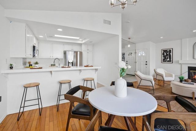 4040 Caminito Suero, San Diego, CA 92122