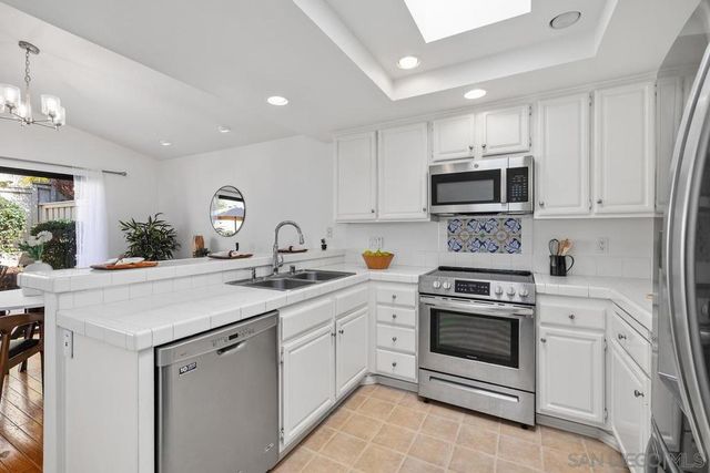 4040 Caminito Suero, San Diego, CA 92122