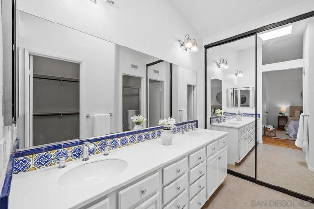 4040 Caminito Suero, San Diego, CA 92122