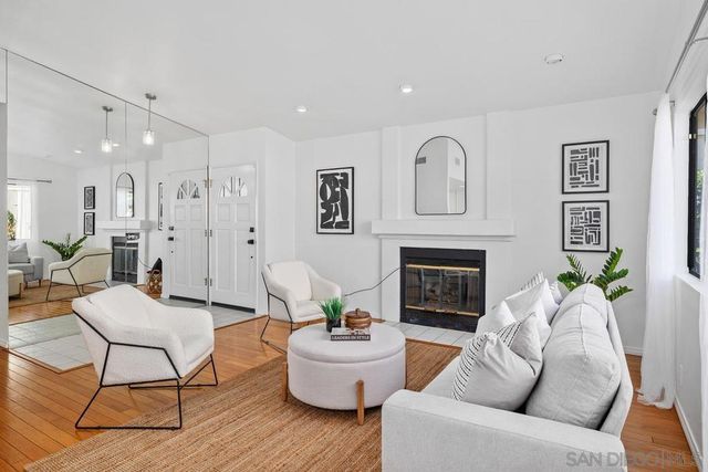 4040 Caminito Suero, San Diego, CA 92122