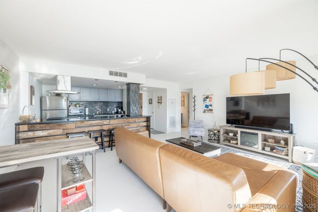 450 W 7th Street 1905, Tulsa, OK 74119