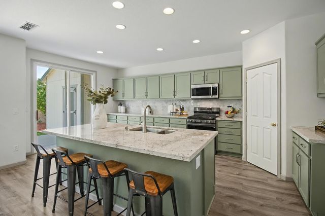 100 Aviator Cir, Sacramento, CA 95835