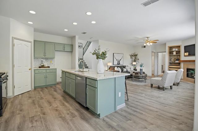 100 Aviator Cir, Sacramento, CA 95835