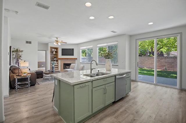 100 Aviator Cir, Sacramento, CA 95835