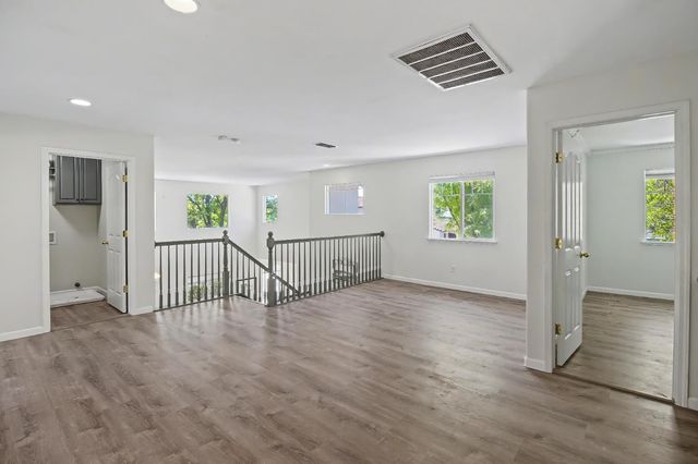 100 Aviator Cir, Sacramento, CA 95835