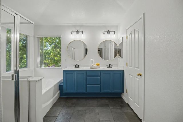 100 Aviator Cir, Sacramento, CA 95835