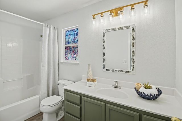 100 Aviator Cir, Sacramento, CA 95835