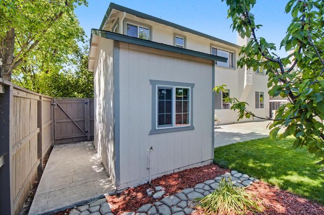100 Aviator Cir, Sacramento, CA 95835