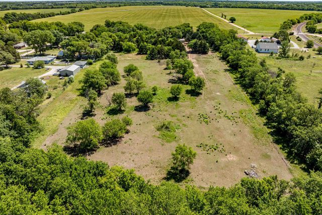 1403 N Webb Rd, Mulvane, KS 67110