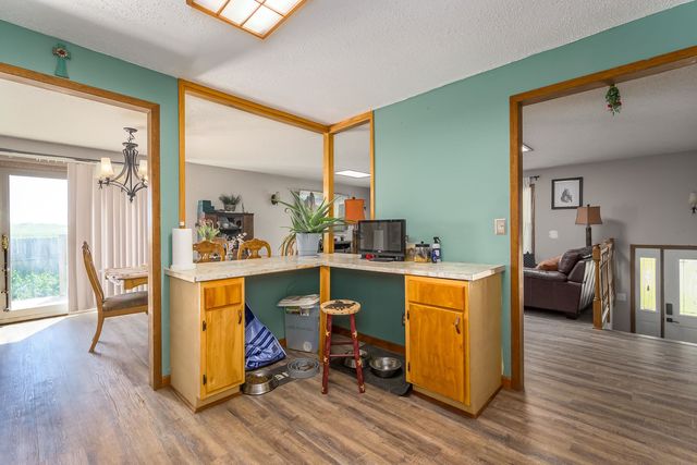 1403 N Webb Rd, Mulvane, KS 67110