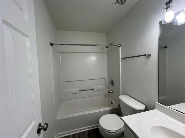 2024 MERRIMONT Way, Roswell, GA 30075