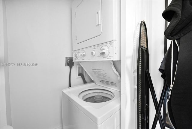 621 11th St 101, Miami Beach, FL 33139