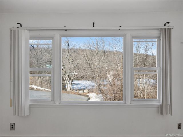 82 Lincoln Street, Sloatsburg, NY 10974