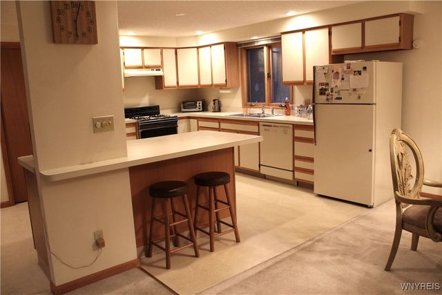 16 Bluebird Lane, Amherst, NY 14228