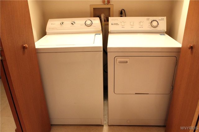 16 Bluebird Lane, Amherst, NY 14228