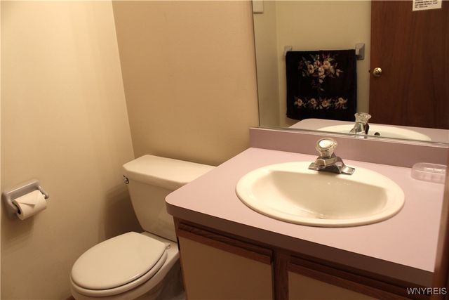 16 Bluebird Lane, Amherst, NY 14228