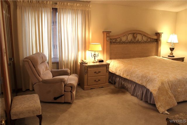 16 Bluebird Lane, Amherst, NY 14228