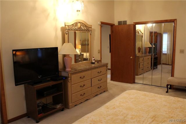 16 Bluebird Lane, Amherst, NY 14228