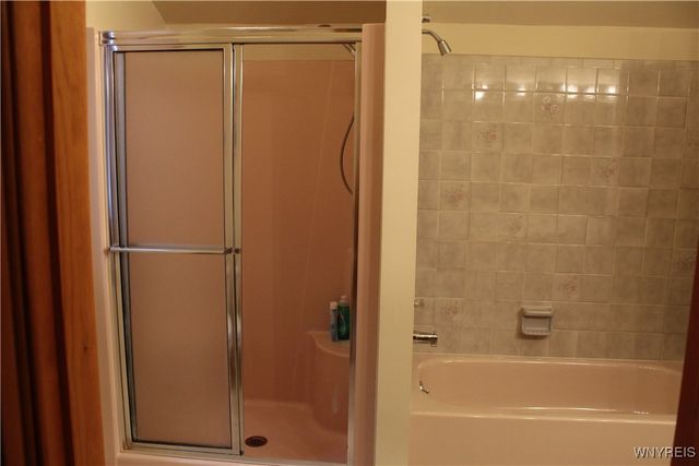 16 Bluebird Lane, Amherst, NY 14228