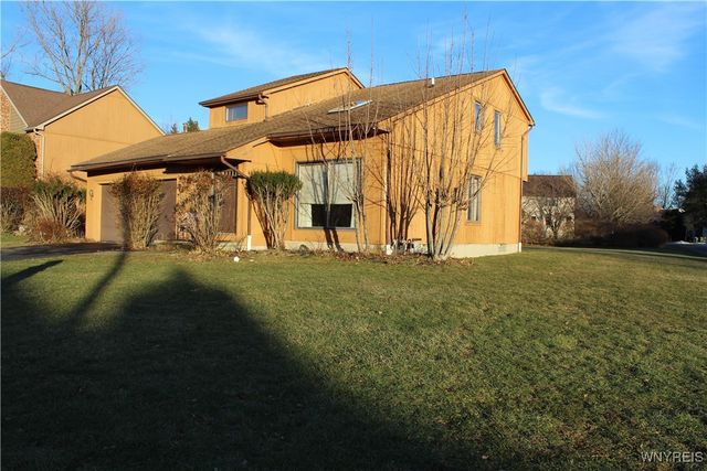 16 Bluebird Lane, Amherst, NY 14228