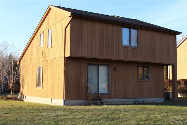 16 Bluebird Lane, Amherst, NY 14228