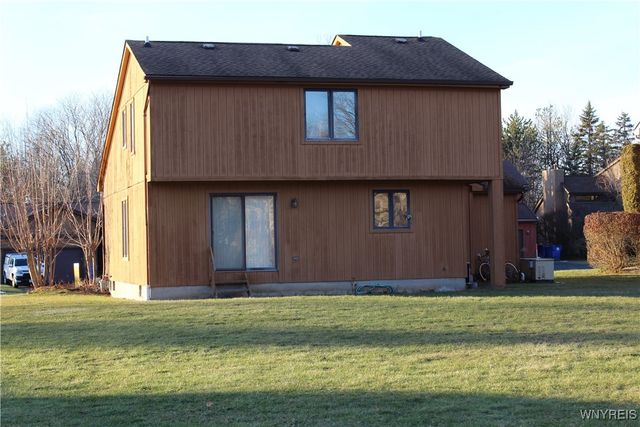 16 Bluebird Lane, Amherst, NY 14228