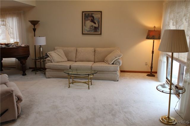 16 Bluebird Lane, Amherst, NY 14228