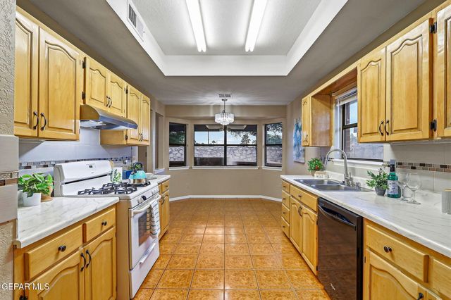 11316 WARBONNET Drive, El Paso, TX 79936