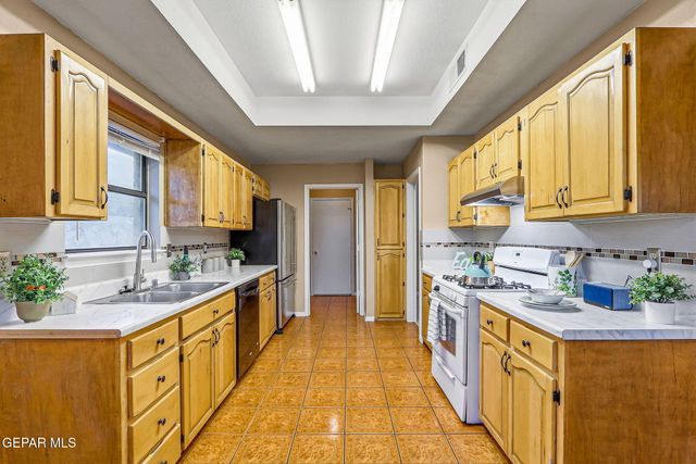 11316 WARBONNET Drive, El Paso, TX 79936