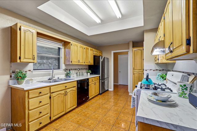 11316 WARBONNET Drive, El Paso, TX 79936